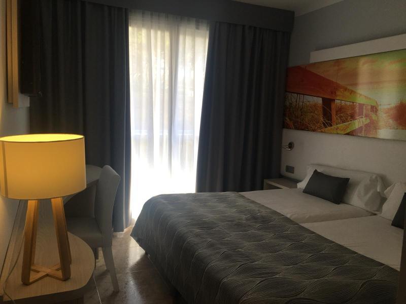 Hotel Bahia Del Sol Санта-Понса Экстерьер фото
